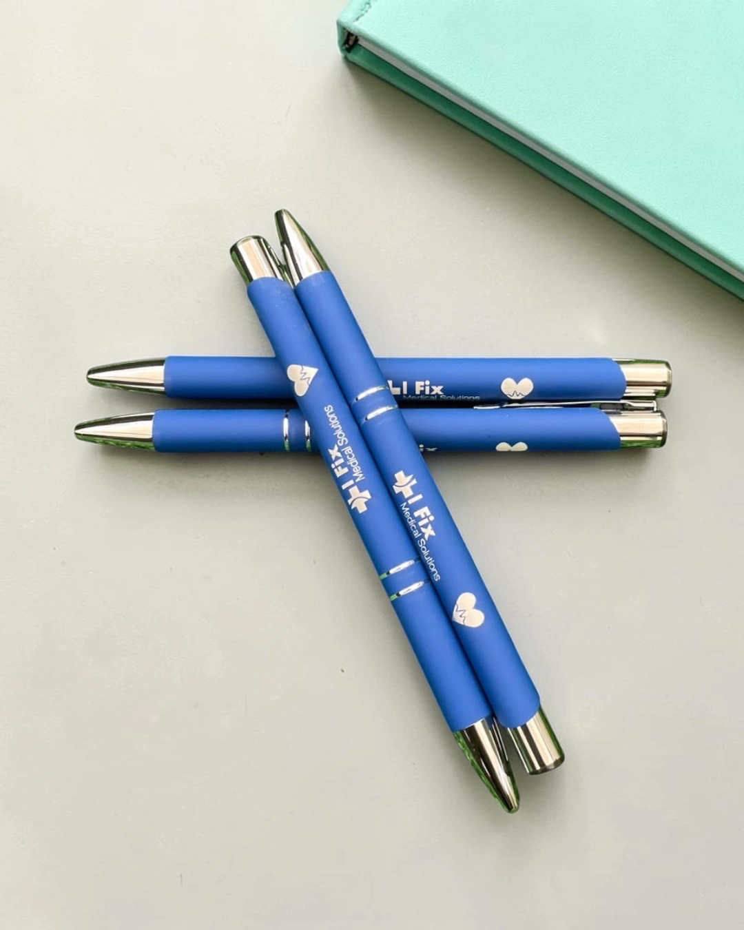 Plumas personalizadas con logo grabado láser